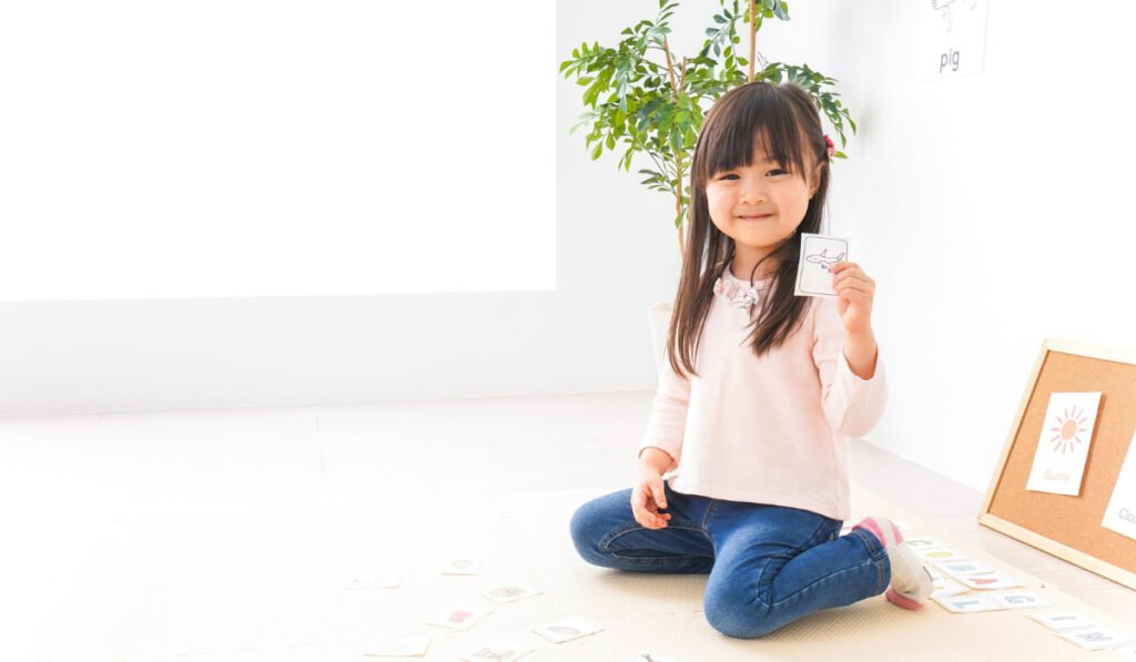 child doing flashcards (1)